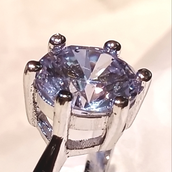 Large white sapphire in sterling. - Picture 8 of 10